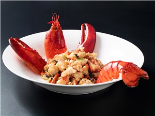 拍蒜紫蘇炒金牌龍蝦